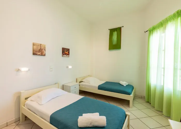 Froudi ゲストハウス 3*