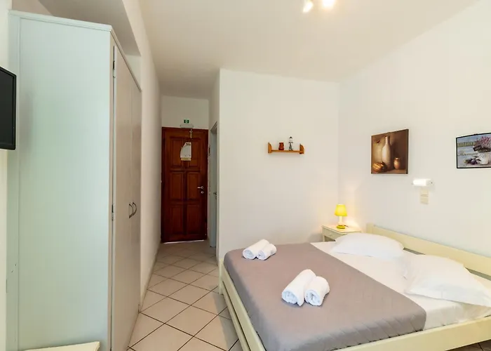 ゲストハウス Froudi カマライ