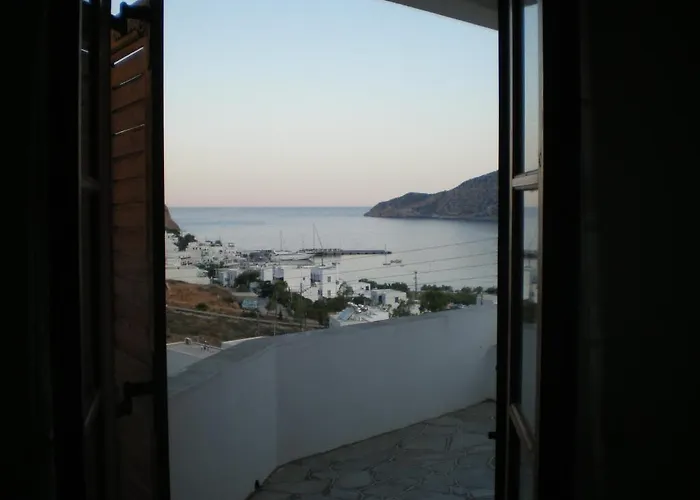 ゲストハウス Froudi カマライ