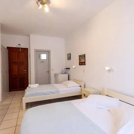 Froudi Cycladic Stay Guest house