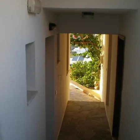 Guest house Froudi Cycladic Stay